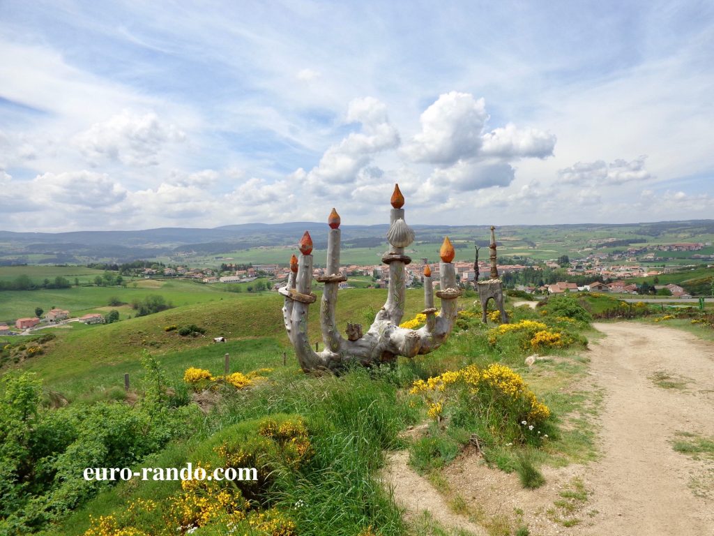 Euro-Rando, Nicole Voyage, Vaudreuil-Dorion, Quebec, France – VERS COMPOSTELLE : LA VOIE DU PUY – DU PUY-EN-VELAY À AUMONT-AUBRAC